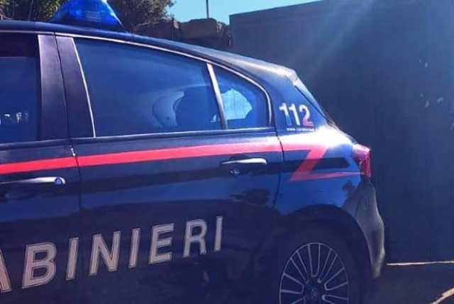 Furti a Giba e auto rubate, una era nel terreno di un cinquantunenne: scatta la denuncia
