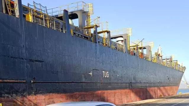 Foto Psc Cagliari, fermata a Porto Canale una nave porta container: gravi carenze di sicurezza