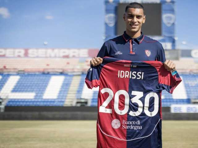 Cagliari, Riyad Idrissi rinnova fino al 2030: l'annuncio del club