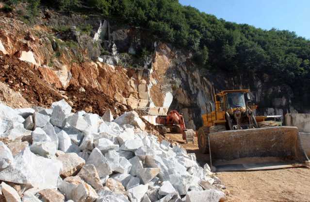 Marmo Foto Simbolo Marmo e lapideo, export sardo in crisi: numeri in calo del 39%, ma le imprese resistono