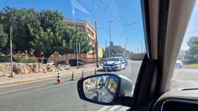 Cagliari, pedone investito in via della Pineta: automobilista in fuga