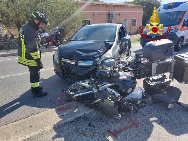 San Teodoro, scontro auto-moto sulla 125: grave un centauro, soccorso con l'elicottero
