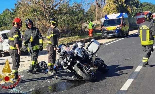 Scontro tra auto e moto a Tempio: arriva l'elisoccorso, motociclista ferito