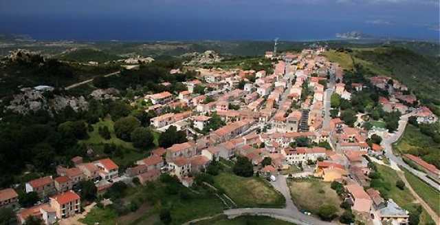 Villa sulla costa ad Aglientu in costruzione, ma l'autorizzazione è scaduta: la procura blocca tutto 