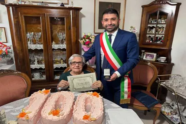 Cagliari festeggia una nuova centenaria: gli auguri del Comune alla signora Giuseppa Salaris