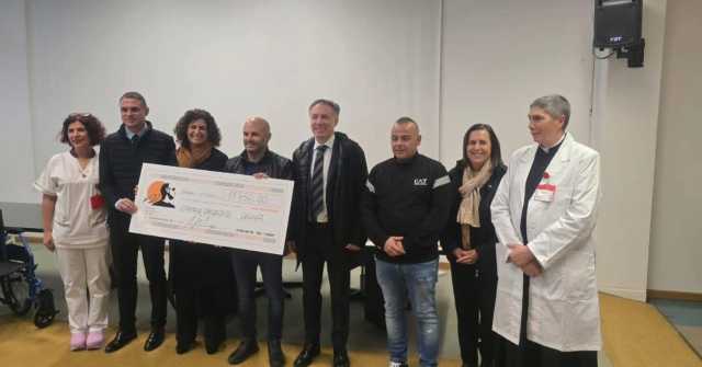 Cagliari, donate carrozzine e deambulatori all'Oncologico con i fondi del memorial Valentino Melis