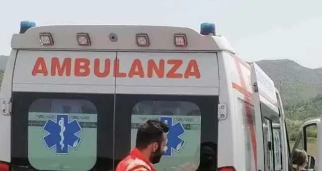 Ambulanza Archivio Sardegna Tragico scontro a Samatzai: muore un anziano, feriti madre e figlio