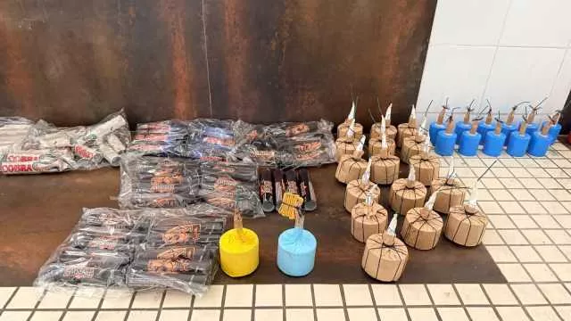 Nel magazzino ad Assemini scoperti 70 chili di bombe carta e fuochi d’artificio illegali