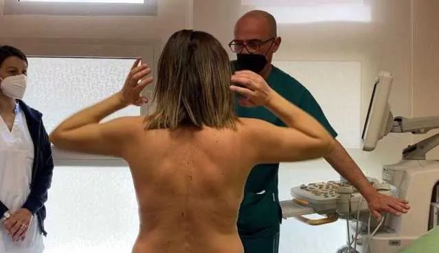 Mammografia Tumore al seno, in Sardegna più di 1600 nuovi casi all'anno: un congresso di esperti a Cagliari