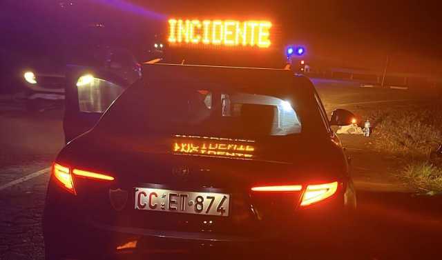 Tragedia a Villa San Pietro: perde il controllo dell'auto e si schianta sulla rotatoria, muore un 46enne