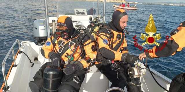 Cagliari, addestramento in mare dei vigili del fuoco alla ricerca di Martina Lattuca: ancora nessuna traccia