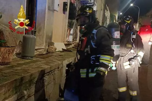 Sant'Antonio di Gallura, scoppia un incendio in un appartamento: ustionata una persona