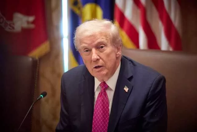 Usa, Trump definisce gli immigrati “spazzatura” e sospende le richieste di cittadinanza da 19 Paesi 