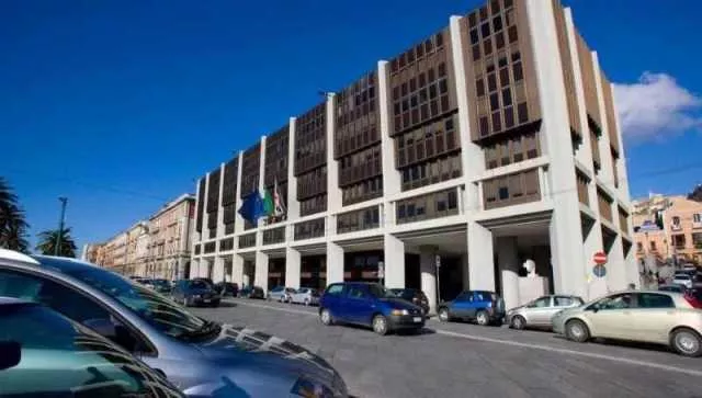 Palazzo Della Regione Finanziaria regionale, i dubbi della Cgil: