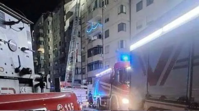 Paura a Cagliari, scoppia un incendio in un appartamento al settimo piano: una persona soccorsa 