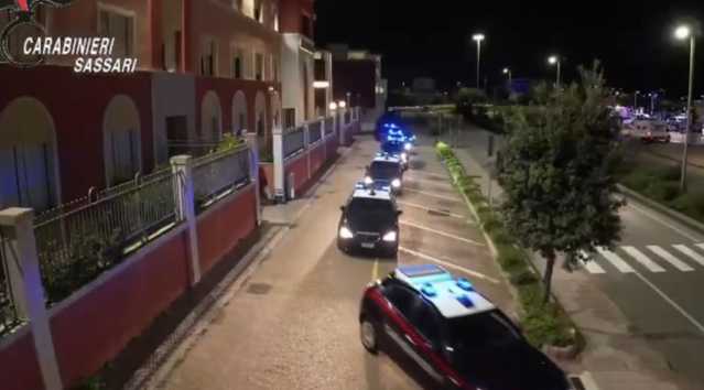 Carabinieri Sassarioperazione Antidroga Traffico di droga in Sardegna, maxi operazione dei carabinieri: 22 arresti (Video)