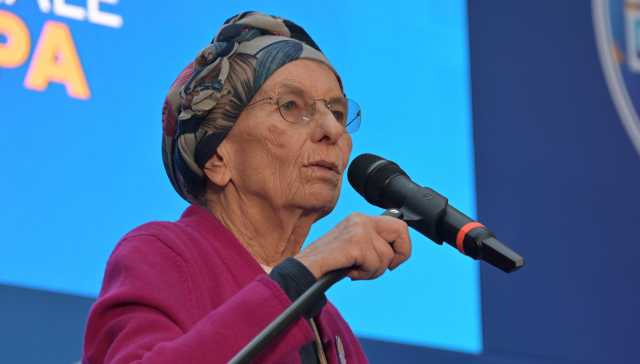 Malore per Emma Bonino: 