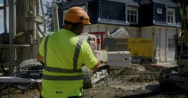 Foto Simbolo Operaio Al Lavoro