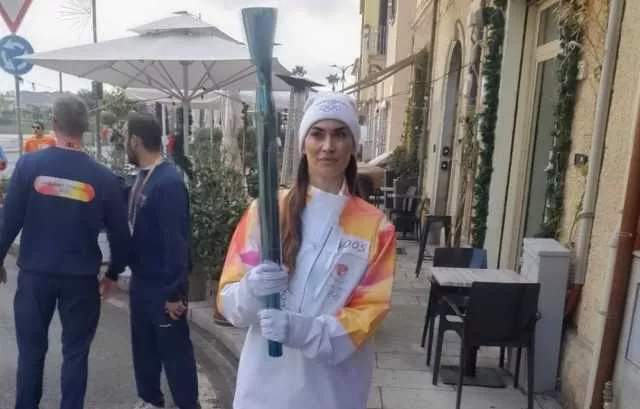 La fiamma olimpica in Sardegna: anche Melissa Satta tra i tedofori (Video)