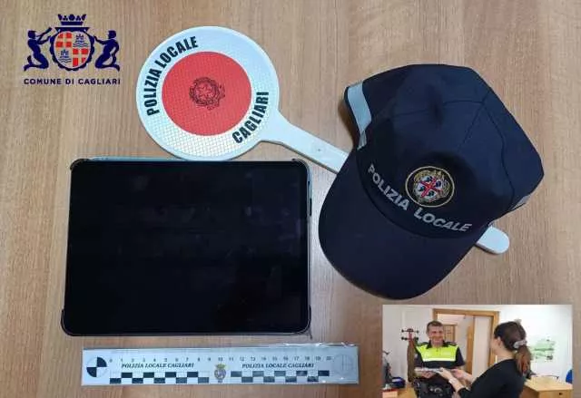 Cagliari, rompe il vetro di un'auto e ruba un tablet: rintracciato in piazza del Carmine e denunciato