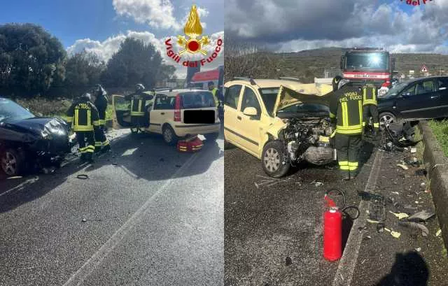 Violentissimo schianto fra due auto a Macomer, feriti estratti dalle lamiere