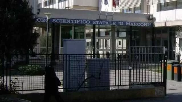 San Gavino, la beffa delle scuole aperte: 