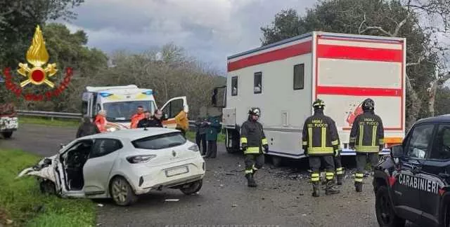 Violento scontro tra una vettura ed un'autoemoteca a Olbia: interviene l'elisoccorso
