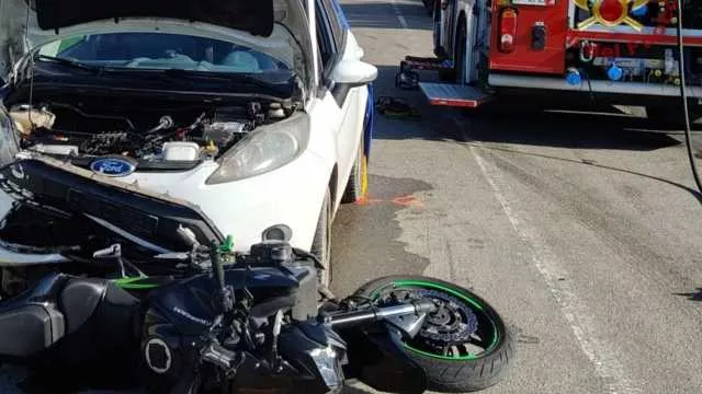 Quartu, dopo lo schianto finisce sotto l'auto: centauro perde la vita