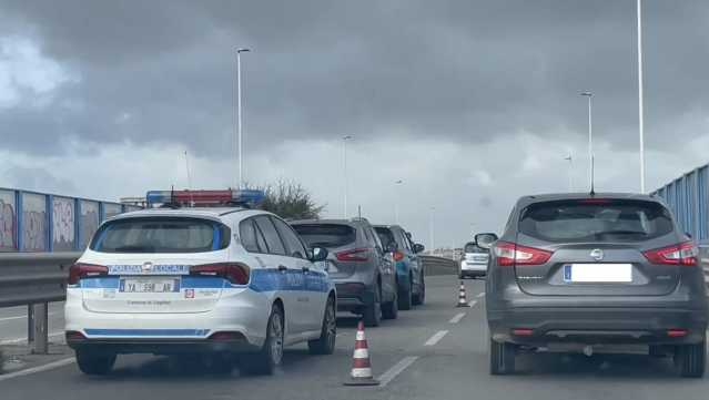 Cagliari, scontro tra un'auto e una moto: caos traffico sull'Asse mediano