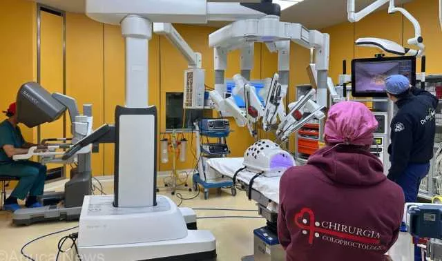 All'Aou di Cagliari il robot di ultima generazione Da Vinci: 