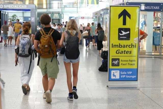 Continuità territoriale, biglietti anche per i familiari dei sardi fino al terzo grado