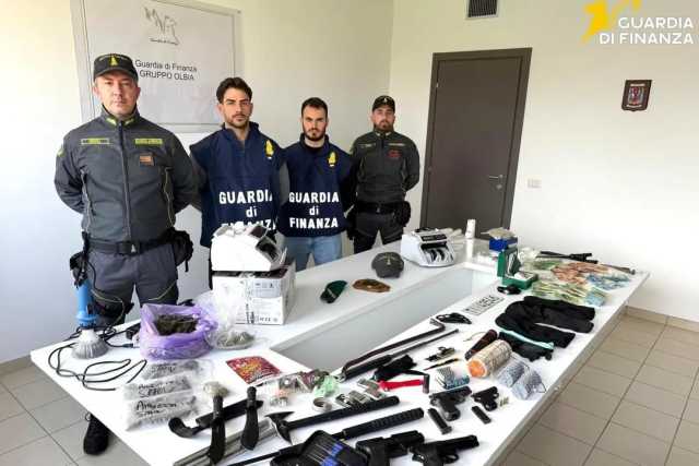 Spaccio di droga anche sul dark web: a Olbia 6 arresti, nei guai un minore