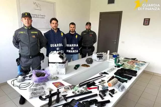 Gdf Olbia Spaccio di droga anche sul dark web: a Olbia 6 arresti, nei guai un minore