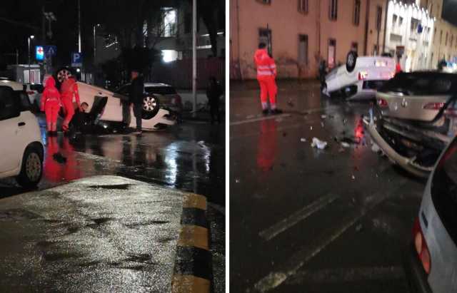 Cagliari, auto capovolta e un pedone investito: l'incidente di fronte al Santissima Trinità
