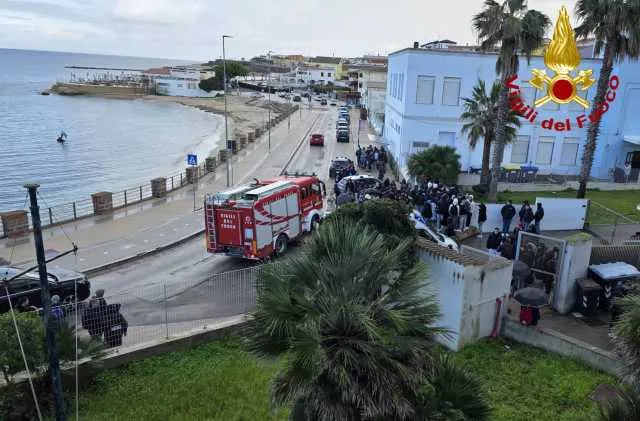 Tosse e bruciore agli occhi: il Nautico di Porto Torres evacuato, una persona in ospedale