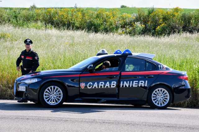 Sorpreso alla guida senza patente a Ussaramanna: colpisce con alcuni pugni un carabiniere