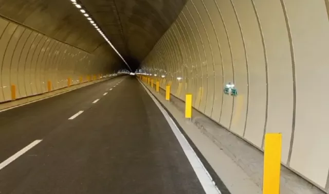 Riapre al traffico la galleria Chighizzu: 