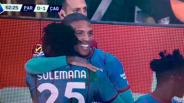 L'ex Oristanio scippa la vittoria al Cagliari: il Parma pareggia (1-1) in rimonta all'82'