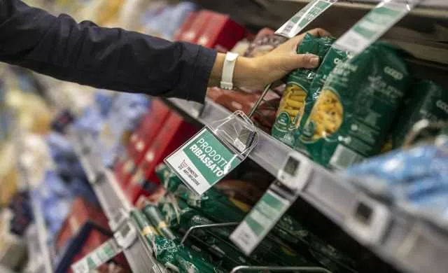 Inflazione in calo in Sardegna, ma famiglie più fragili: crollano i redditi