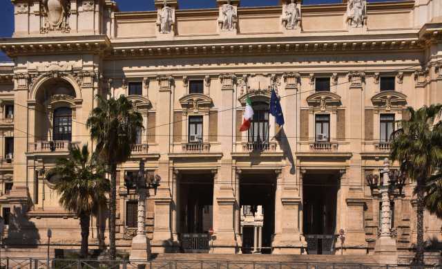 Assunta come supplente, ma i contratti erano illegittimi: insegnante di Cagliari vince la causa contro il ministero