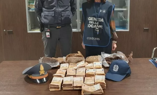 Aeroporto di Elmas, in partenza per Barcellona nascondeva in valigia oltre 160mila euro in contanti