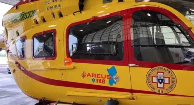 Sardara, violento scontro fra due auto: tre feriti, uno soccorso con l'elicottero