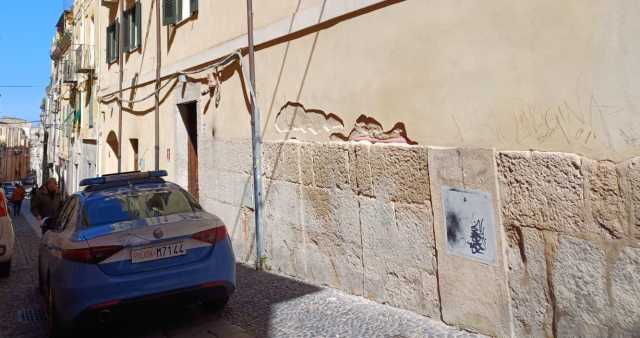 Sassari, studente accoltella il portinaio della residenza dell'Ersu e poi si lancia dal tetto