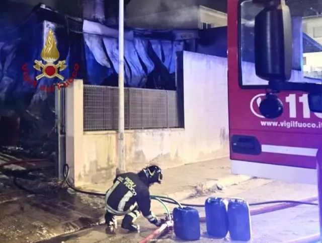 Settimo San Pietro, incendio in un'autocarrozzeria: danni ingenti