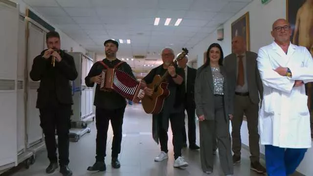 Musicisti sardi in corsia all'ospedale Marino di Cagliari: 