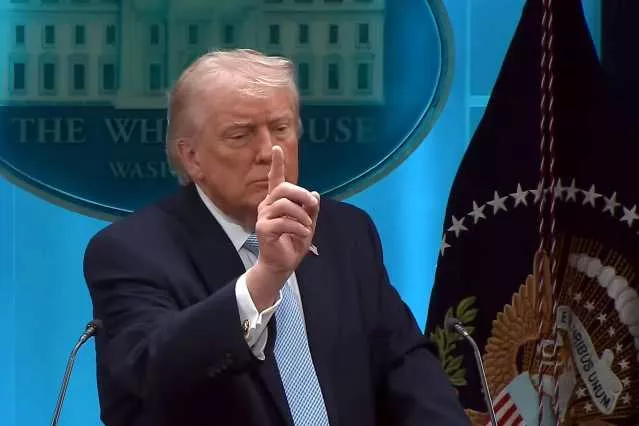 Trump annuncia un cessate il fuoco di 10 giorni in Libano: prezzi del petrolio in calo 