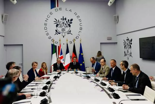 Medio Oriente, prezzo del petrolio in rialzo dopo stop negoziati: 2.400 di marinai bloccati sulle navi a Hormuz 