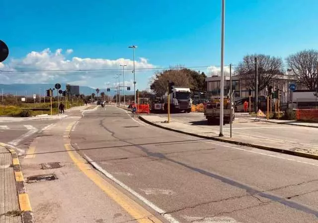 Cagliari, via Vesalio rimane chiusa fino a fine lavori: non c'è una data 
