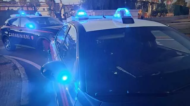 Cagliari, cercava di forzare un'auto in via Cornalias: 57enne ai domiciliari 