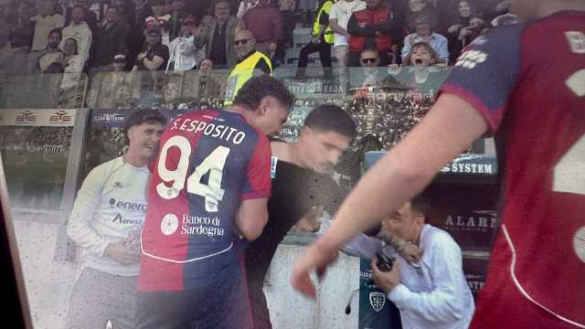 Il Cagliari torna alla vittoria: Esposito segna di testa e i rossoblù battono la Cremonese